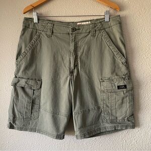 Wrangler Relaxed Fit Cargo Shorts Men’s 34 Green Utility Hiking Outdoor Tech